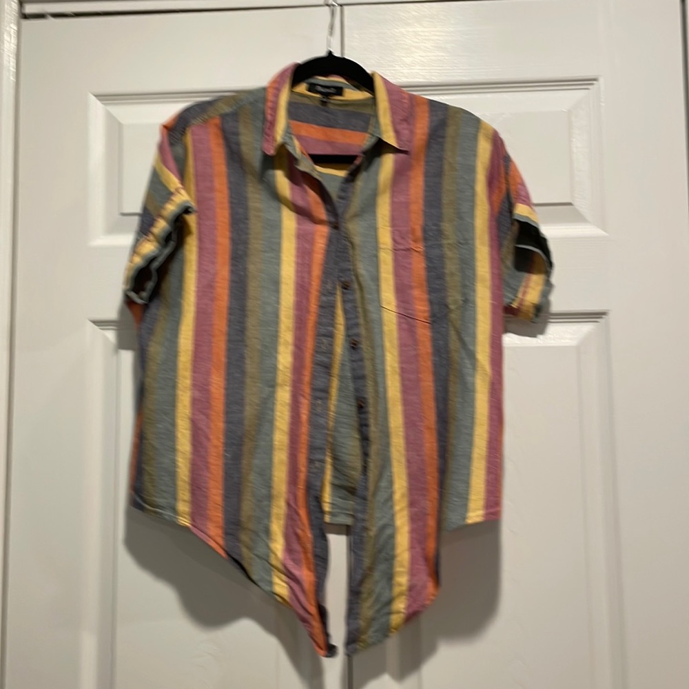 Madewell .Cropped tie from, multi color shirt